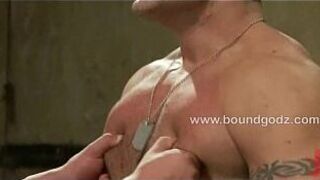 Sybian vibrator pumps the cum out of them - porn video