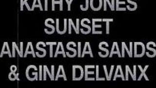 Mature Blonde Gets a Facial After Blowjob - porn video