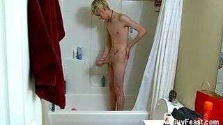 Gay twinks Horny lad dude Erik enjoys to stroke out some cum in the - porn video